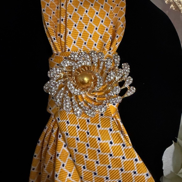 Jos. A. Bank Gold Geometric Scarf with Elegant Brooch - Picture 3 of 3